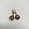 Boucles d'oreille en quartz fumé facetté montées sur argent.